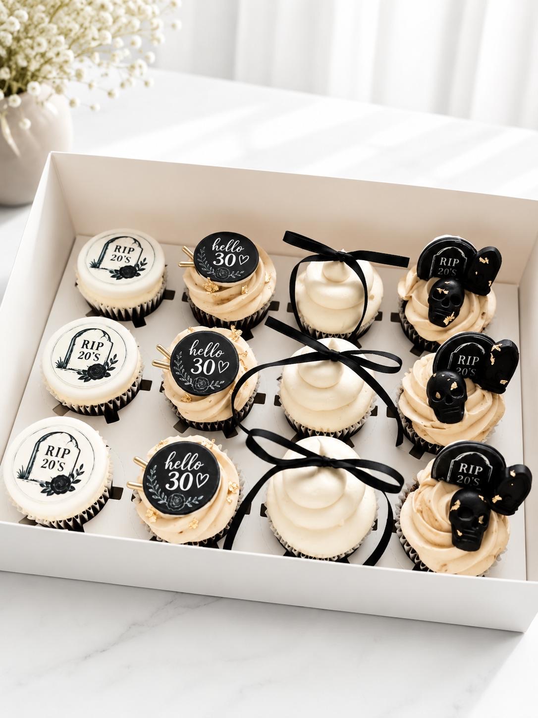 Cupcakes in Schwarz und Weiss zum 30. Geburtstag