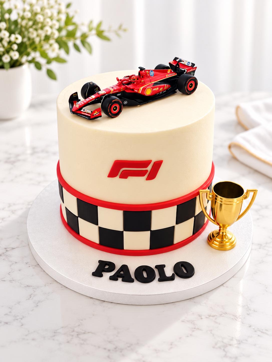 Formel-1-Torte mit rotem Rennauto und Pokal